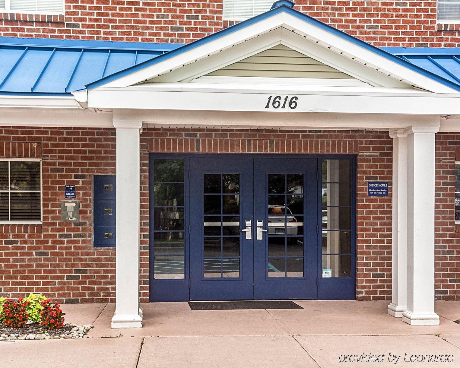 Studio 6-Hampton, Va - Langley Afb Area Hotel Exterior photo